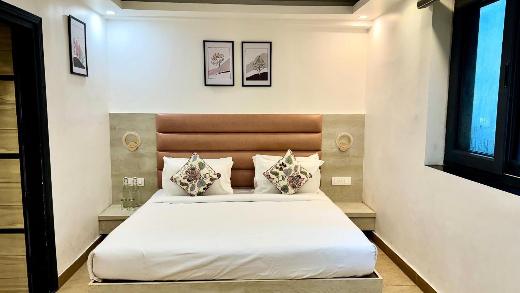 Hotel Pride Inn - 800 Mts From Mall Road 무소리에 외부 사진