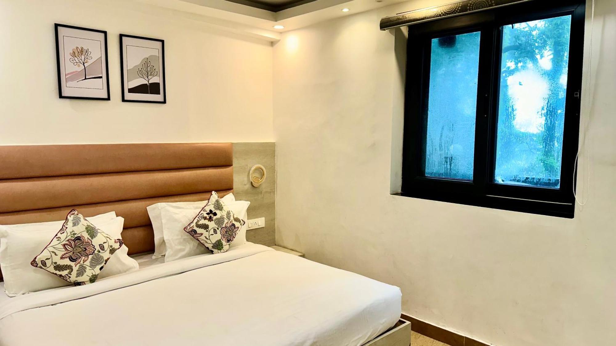 Hotel Pride Inn - 800 Mts From Mall Road 무소리에 외부 사진