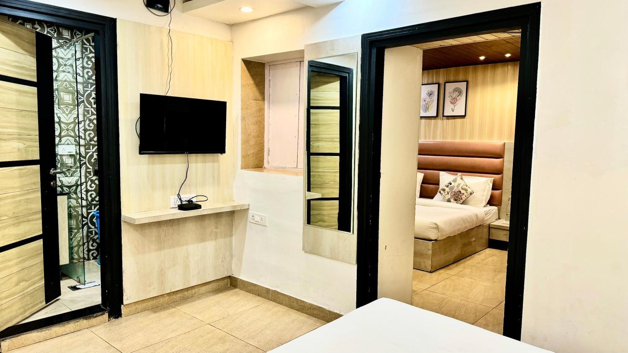 Hotel Pride Inn - 800 Mts From Mall Road 무소리에 외부 사진