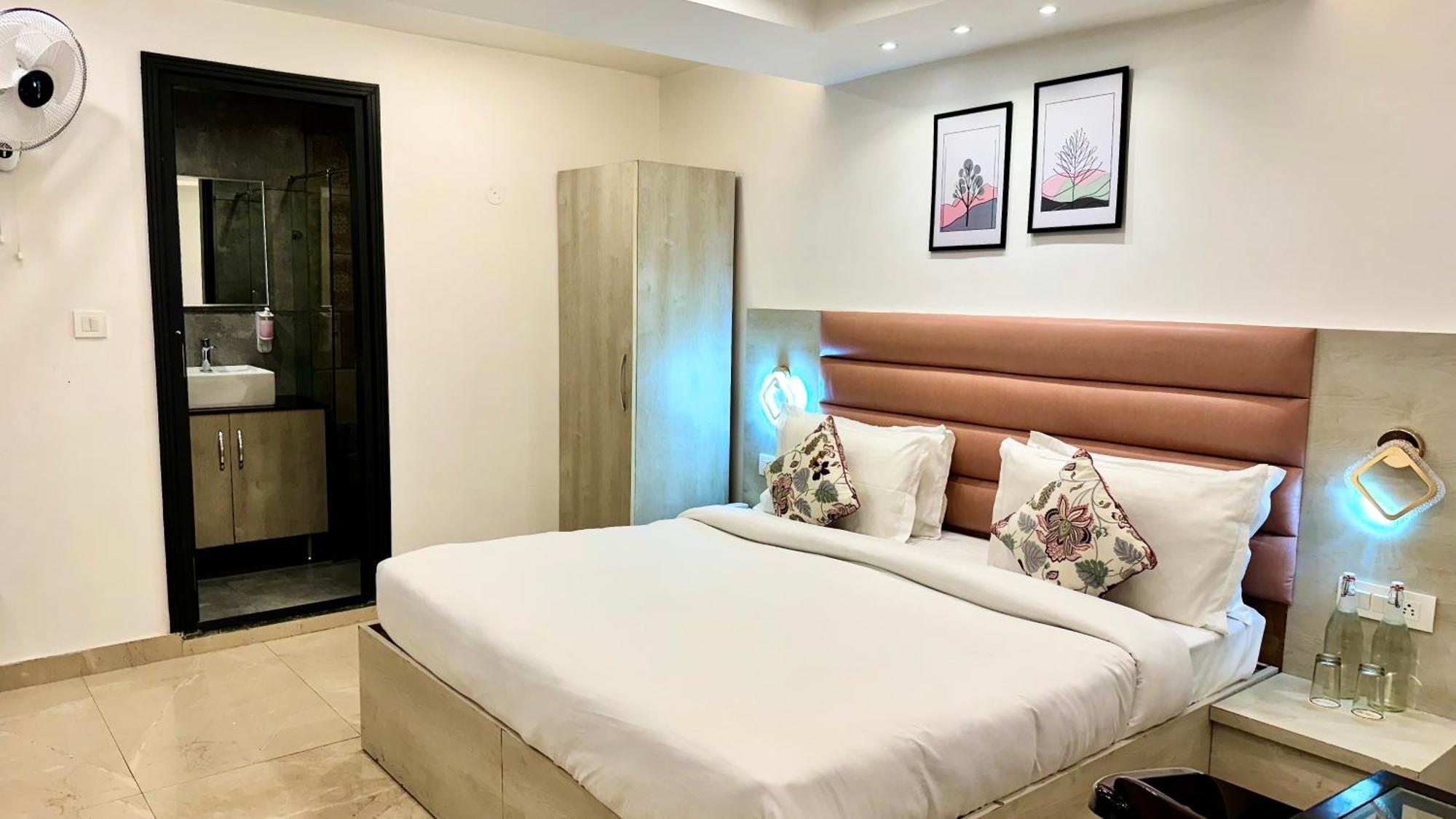 Hotel Pride Inn - 800 Mts From Mall Road 무소리에 외부 사진