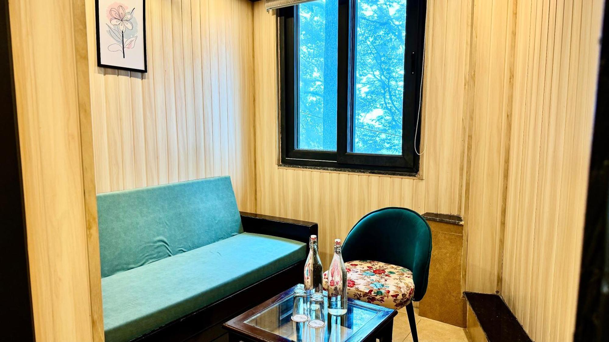 Hotel Pride Inn - 800 Mts From Mall Road 무소리에 외부 사진