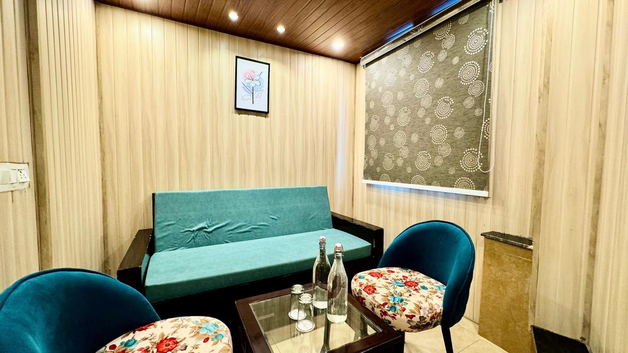 Hotel Pride Inn - 800 Mts From Mall Road 무소리에 외부 사진