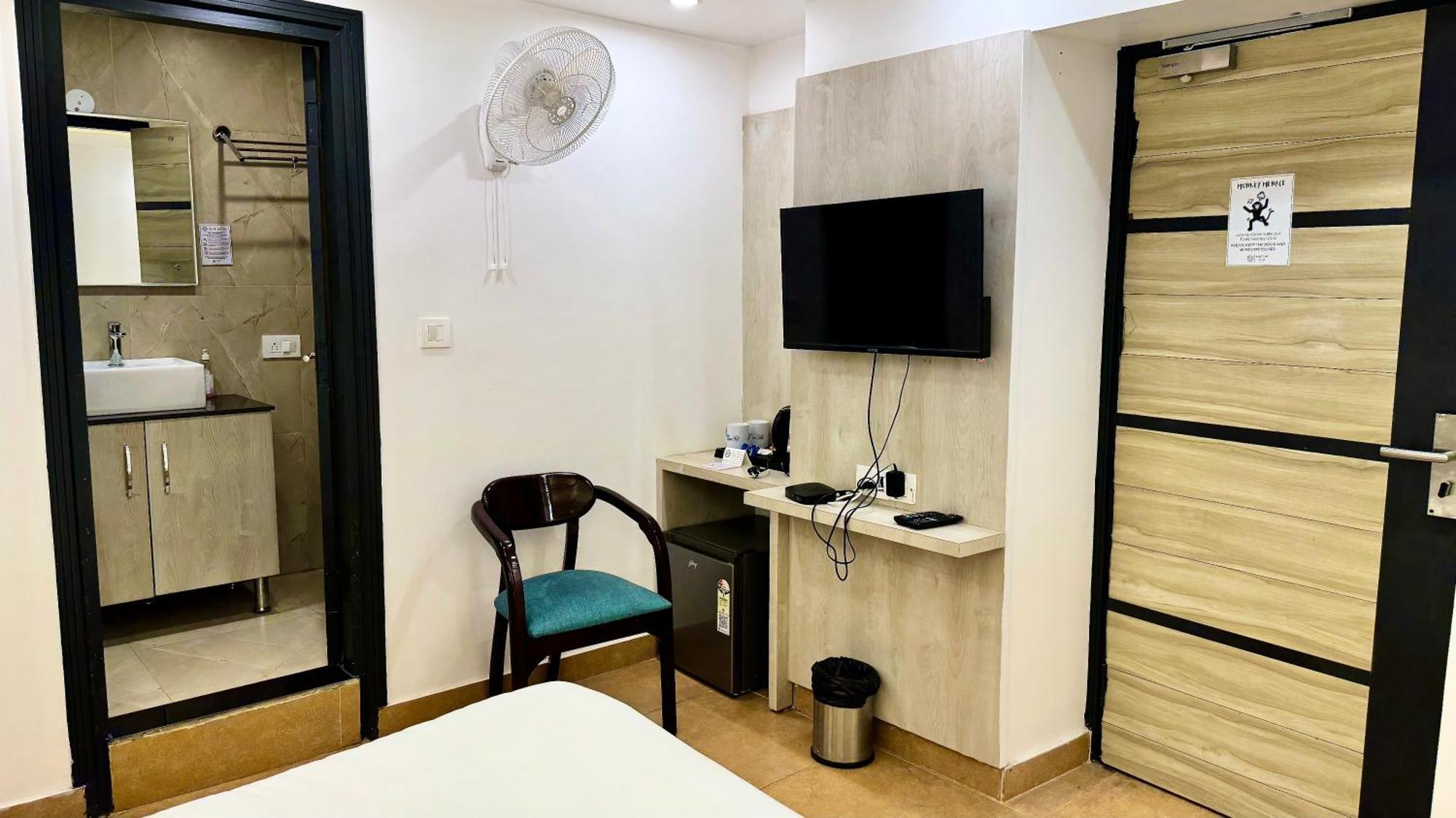 Hotel Pride Inn - 800 Mts From Mall Road 무소리에 외부 사진