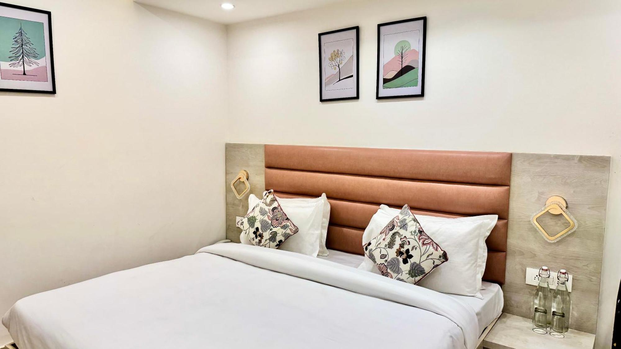 Hotel Pride Inn - 800 Mts From Mall Road 무소리에 외부 사진