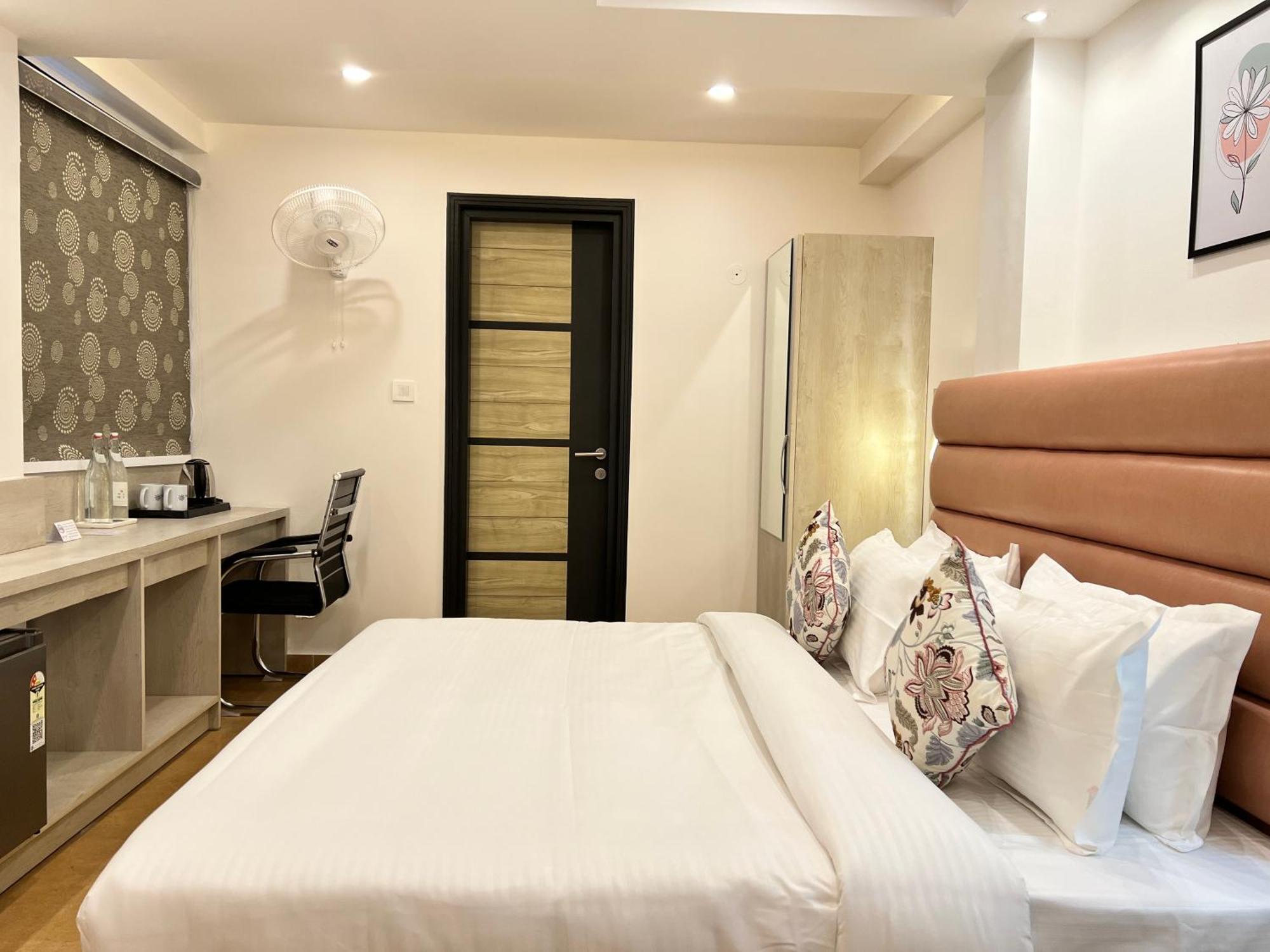 Hotel Pride Inn - 800 Mts From Mall Road 무소리에 외부 사진