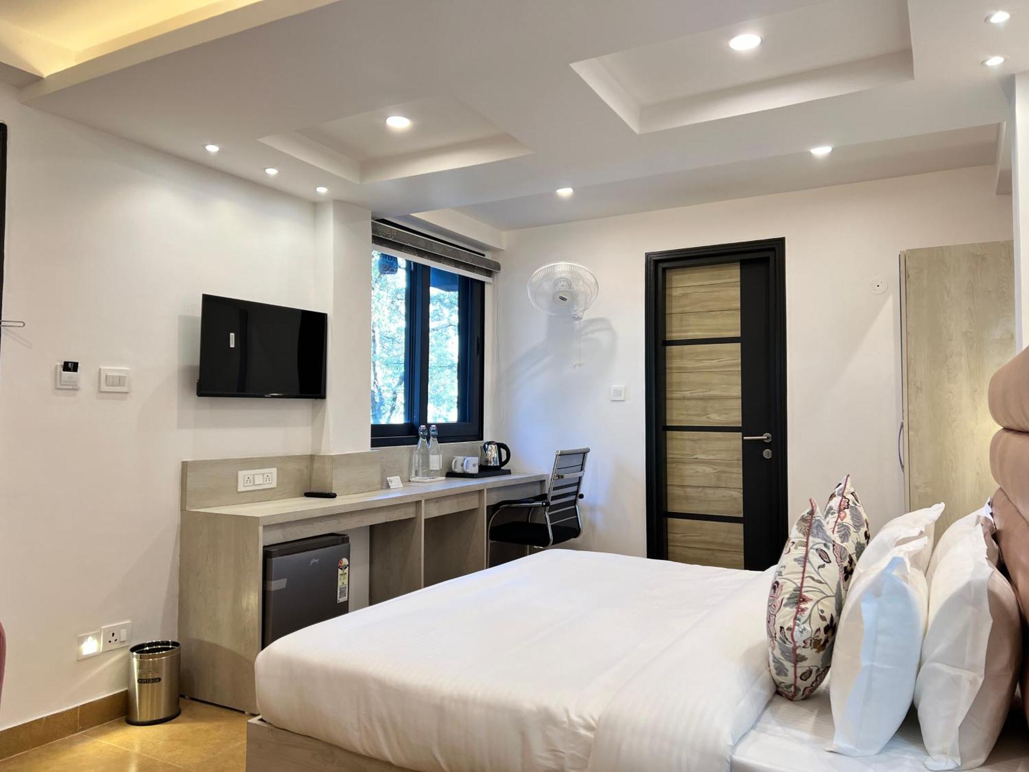 Hotel Pride Inn - 800 Mts From Mall Road 무소리에 외부 사진