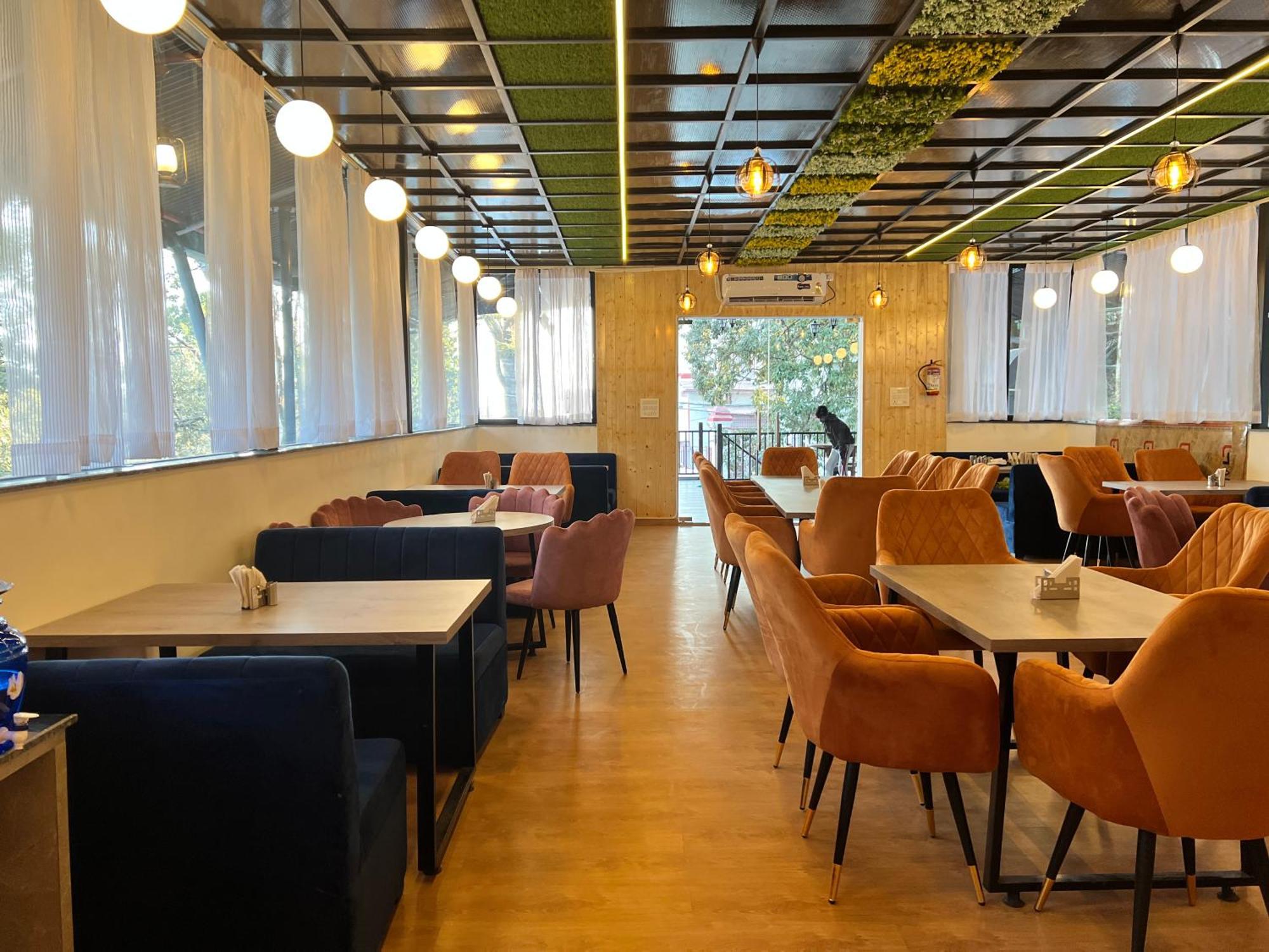 Hotel Pride Inn - 800 Mts From Mall Road 무소리에 외부 사진