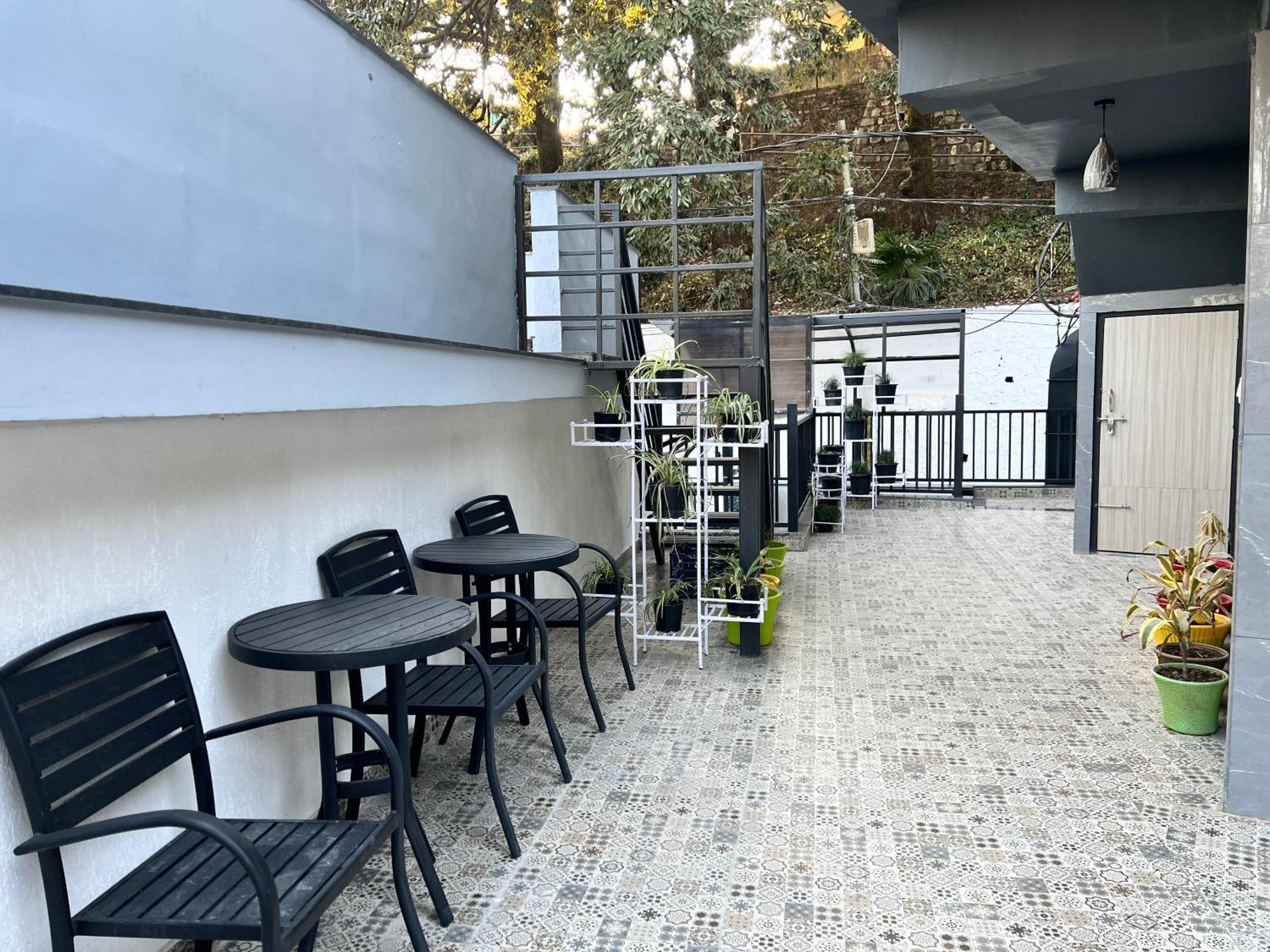 Hotel Pride Inn - 800 Mts From Mall Road 무소리에 외부 사진